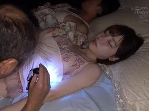 MMYU-001-C Mông to mở toang! Sex với một em cao to đẹp có cái mông đẹp, dùng lời lẽ tục tĩu để khiêu khích bằng đôi chân dài thon thả của mình