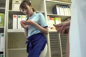 Mê cu bự, vợ làm tình với 2 anh da đen trước mặt chồng